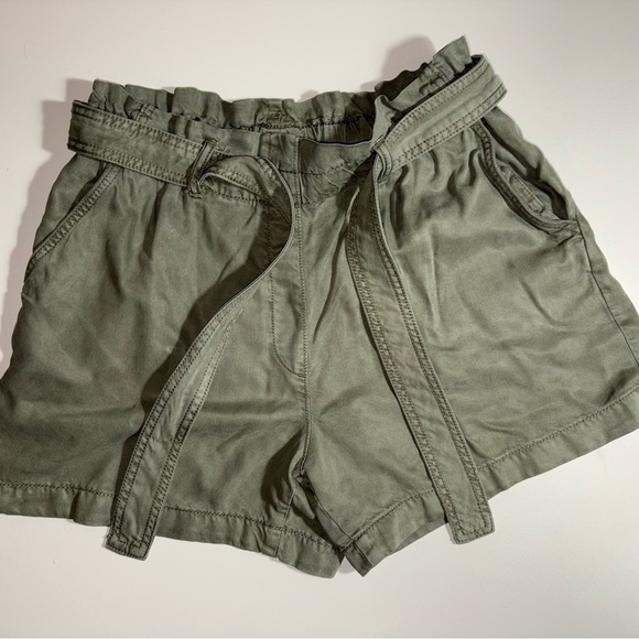 R & W Olive Women's Cargo Shorts with Belt - Picture 1 of 4